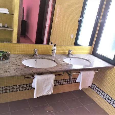 Fuer 5 Personen Und 1 Kind In Playa Blanca, Lanzarote Geeinde Yaiza *